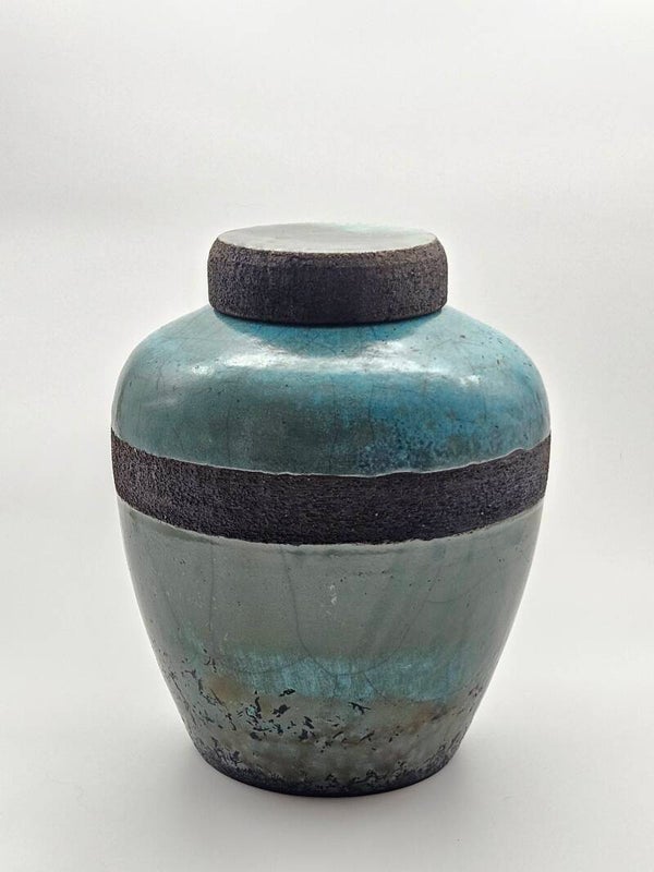 Raku urn