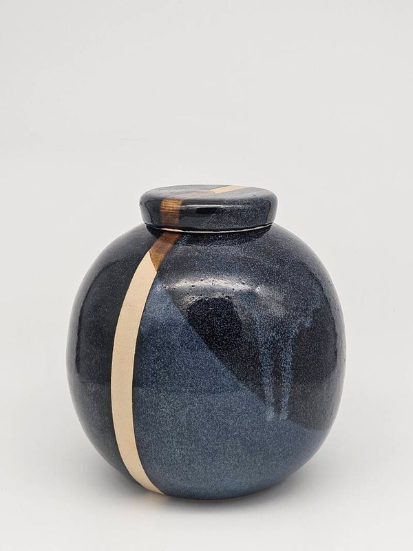 Urn