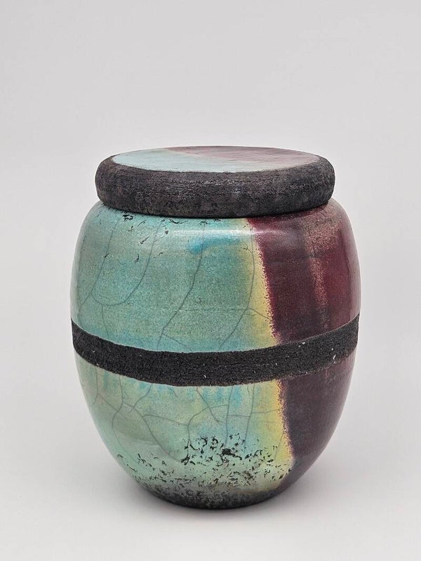 Raku urn
