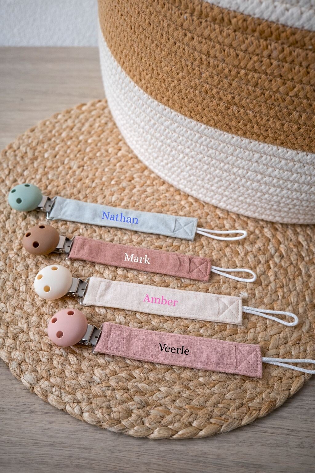 Speenkoord met clip in 4 verschillende kleuren