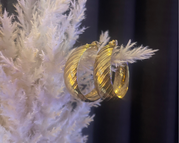 Oorbellen gold met patroon