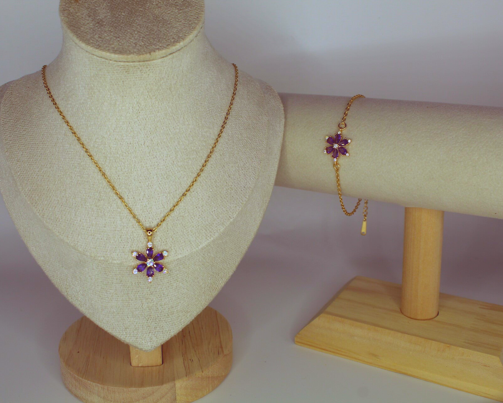 Parure fleur violette