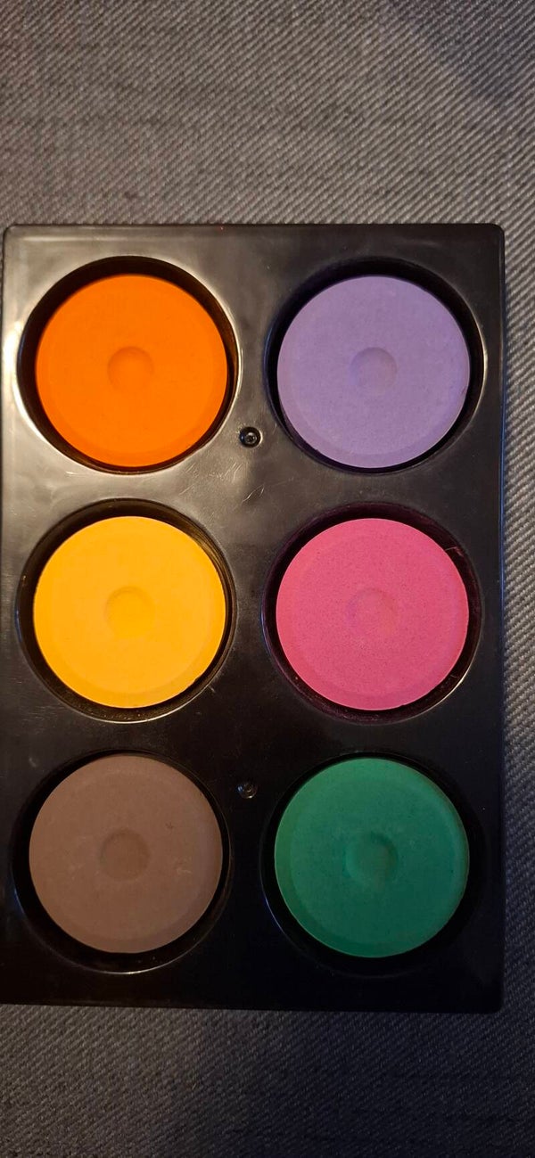 Palett 2 m/ vannfarger