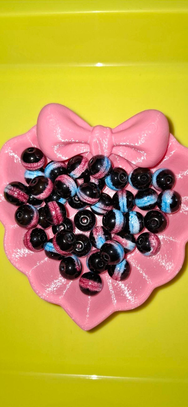 49. 3 fargede perler