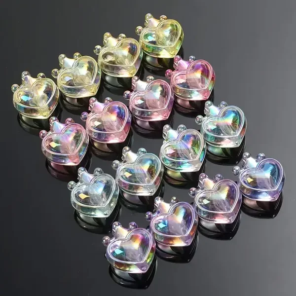 Hjerte og kroneformede perler