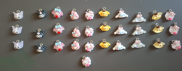34. Anheng Hello Kitty family