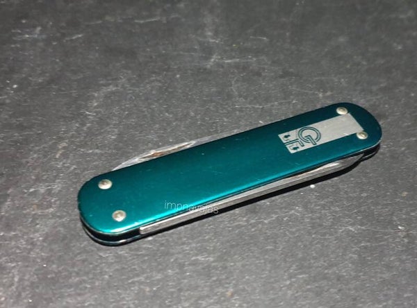 F28 - Victorinox Escort 74mm Alox