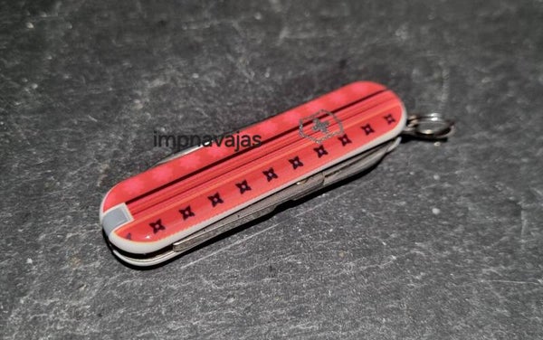 M116 - Victorinox Classic "Patty Young" Limited Edition 2011