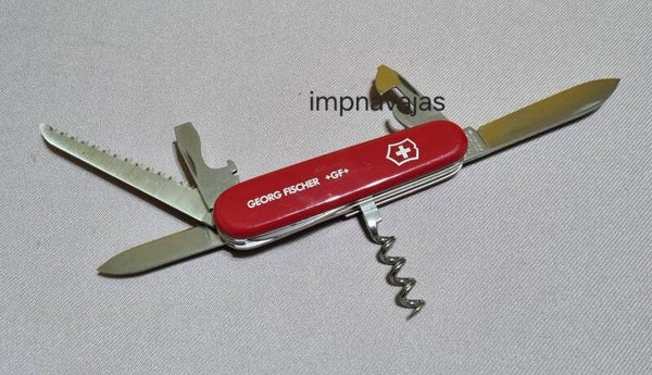 P47 - Victorinox Camper GF