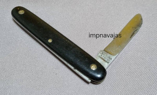 Q17 - Victorinox Victoria 475/10