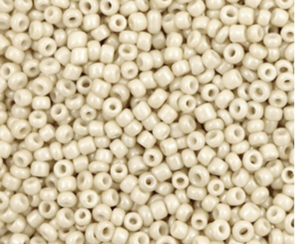 beige kralen 2mm