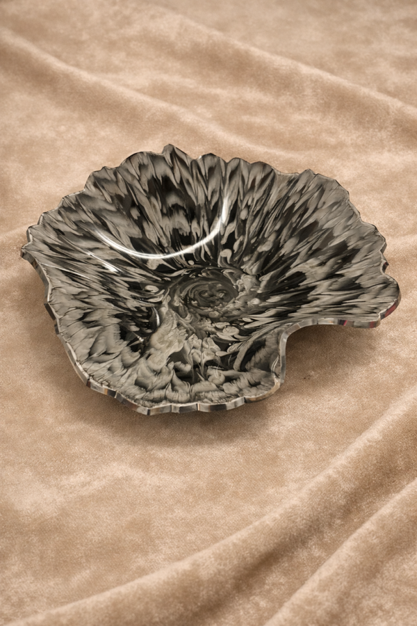 Resinschale „ Black & White“