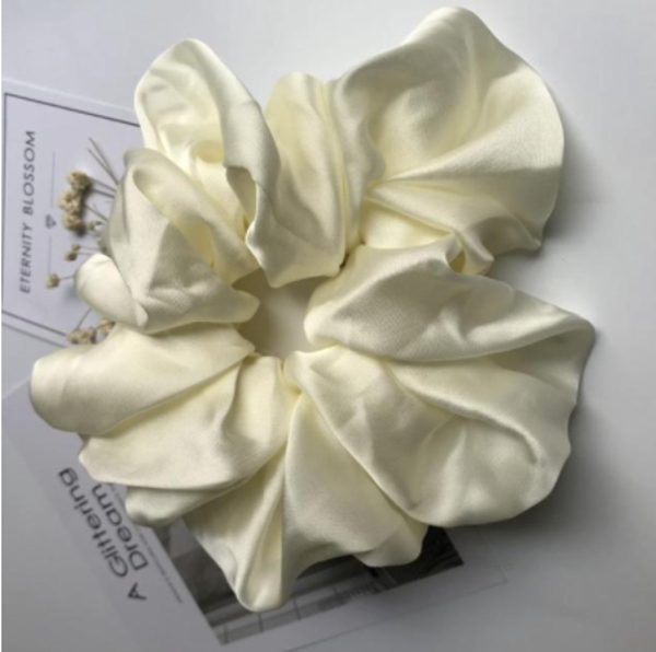 Big Silk Milky White Scrunchie Singel Pcs