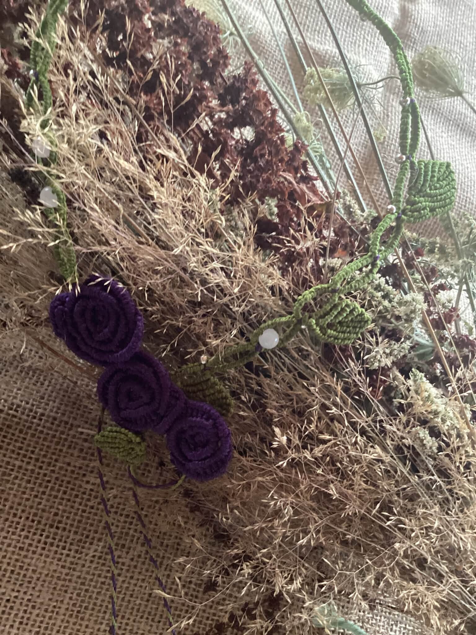Collier Macramé Floral "Roses Sauvages"