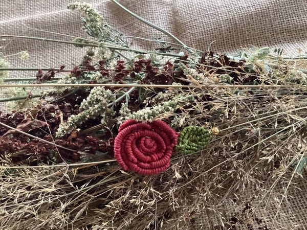 Broche artisanale  Rose