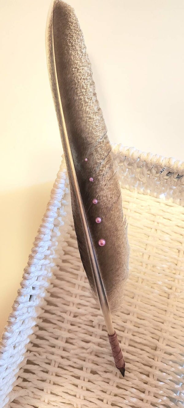 Schreibfeder grau / pink 36 cm