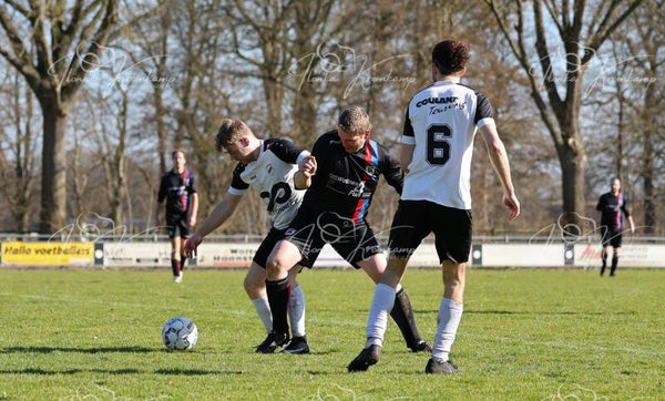 Voetbal wedstrijd 1-3-2026