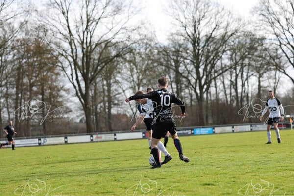 Voetbal wedstrijd 1-3-2026