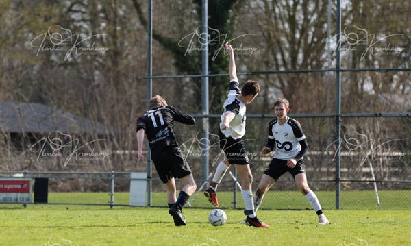 Voetbal wedstrijd 1-3-2026