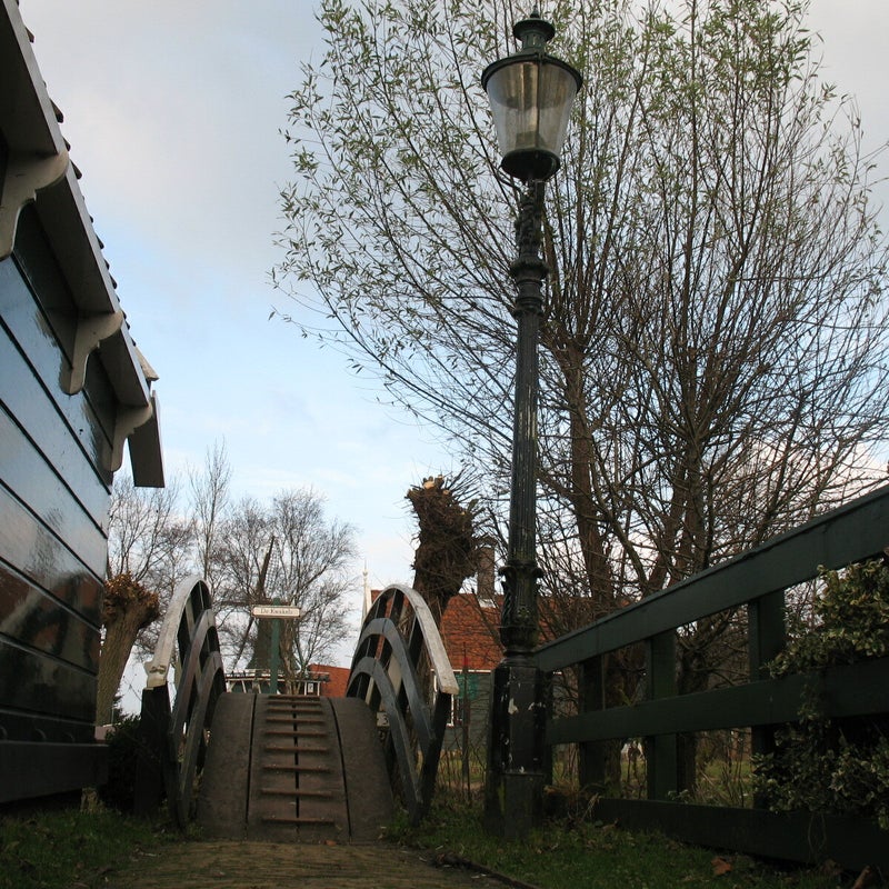 Debrug-1.jpg