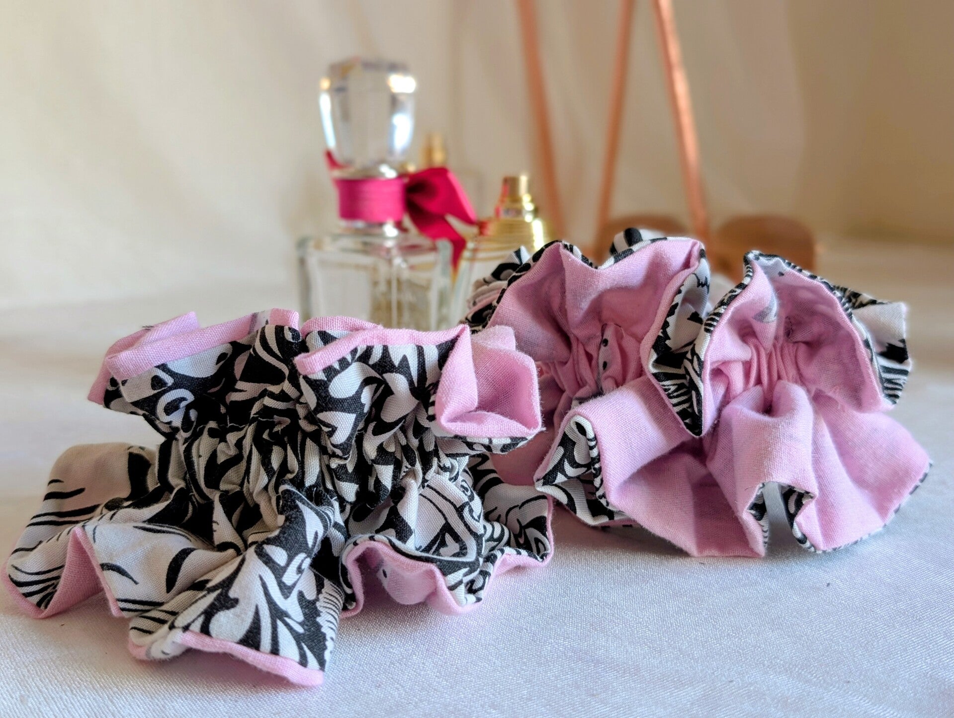 Monochrome Animal / Pink Lightening