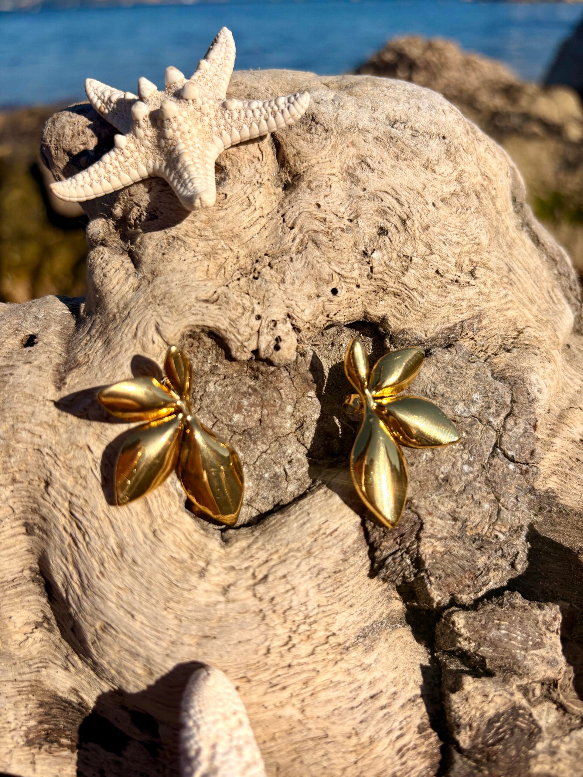 Boucles d’oreilles feuilles dorées