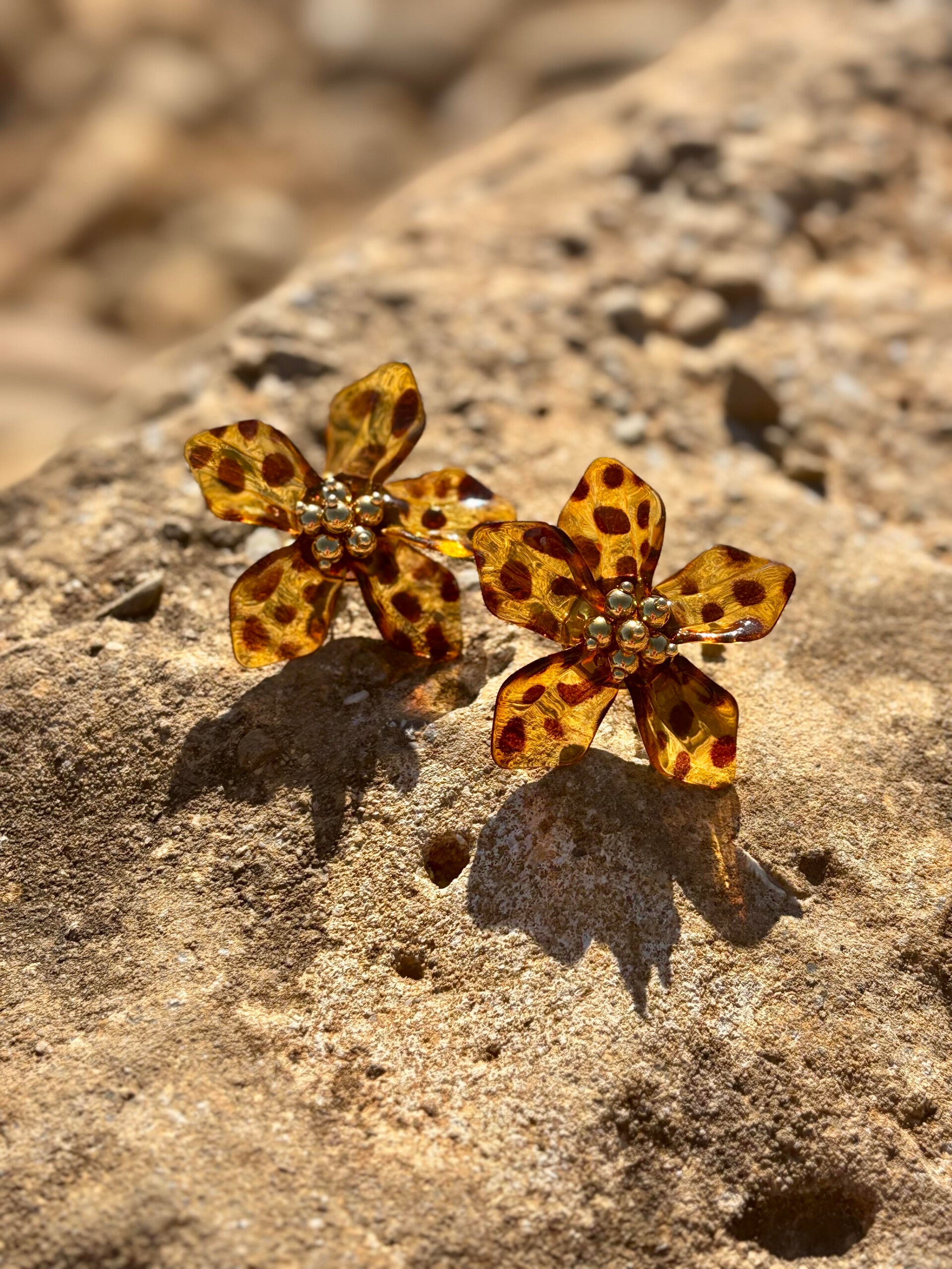 Boucles d’oreilles fleurs léopard