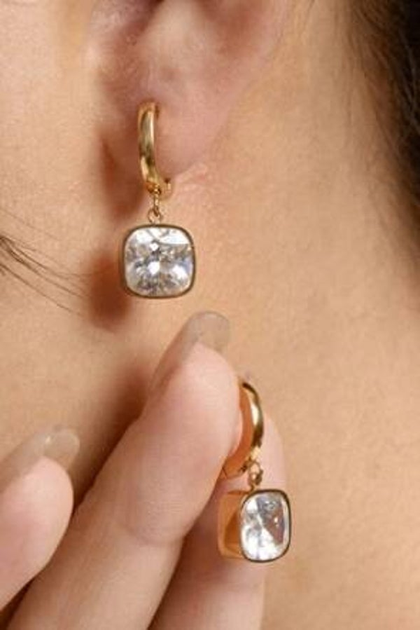 Boucles d'oreilles mini créoles carré serti d'un cristal - Gwenaëlle