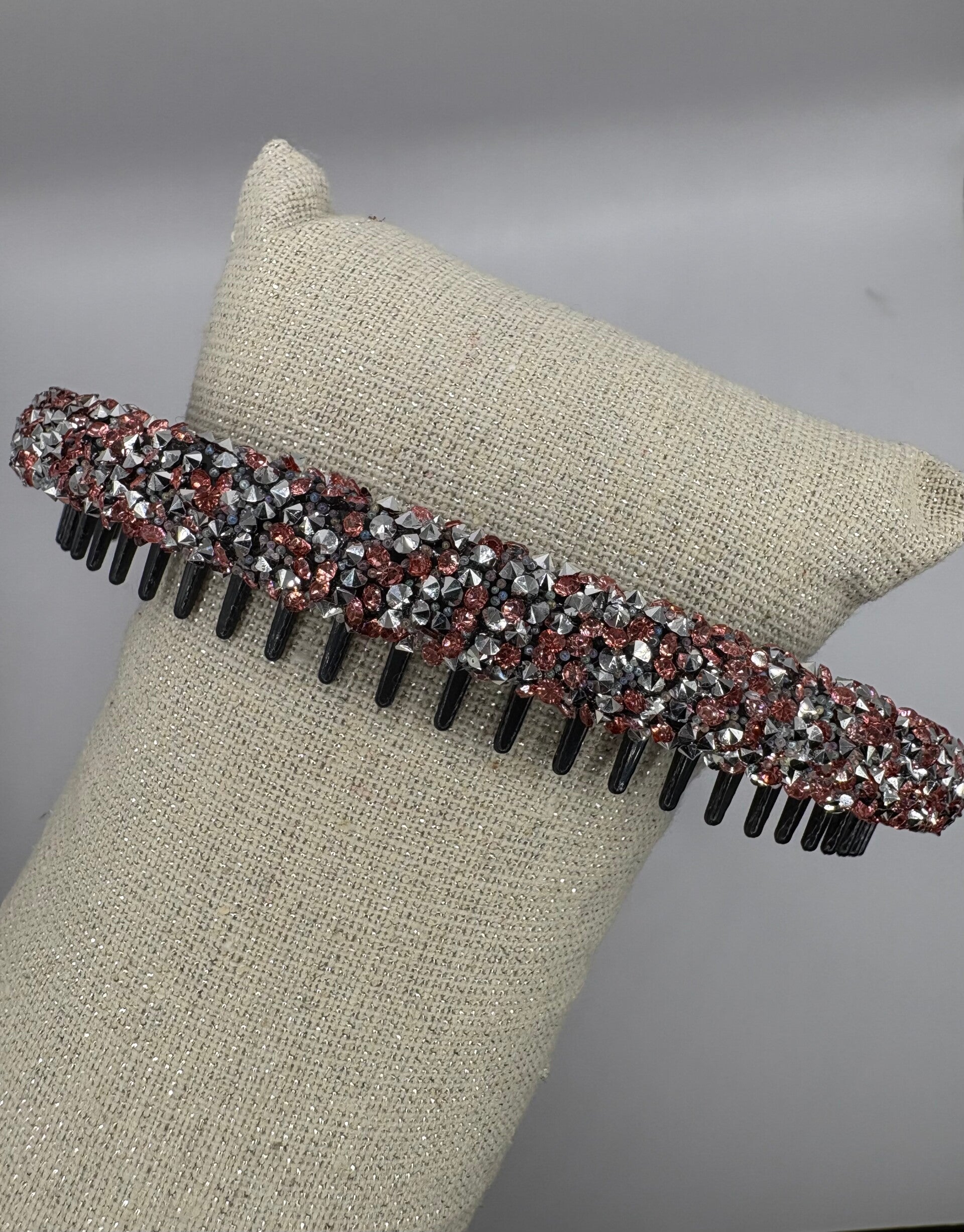 Haarband met steentjes roze en zilver