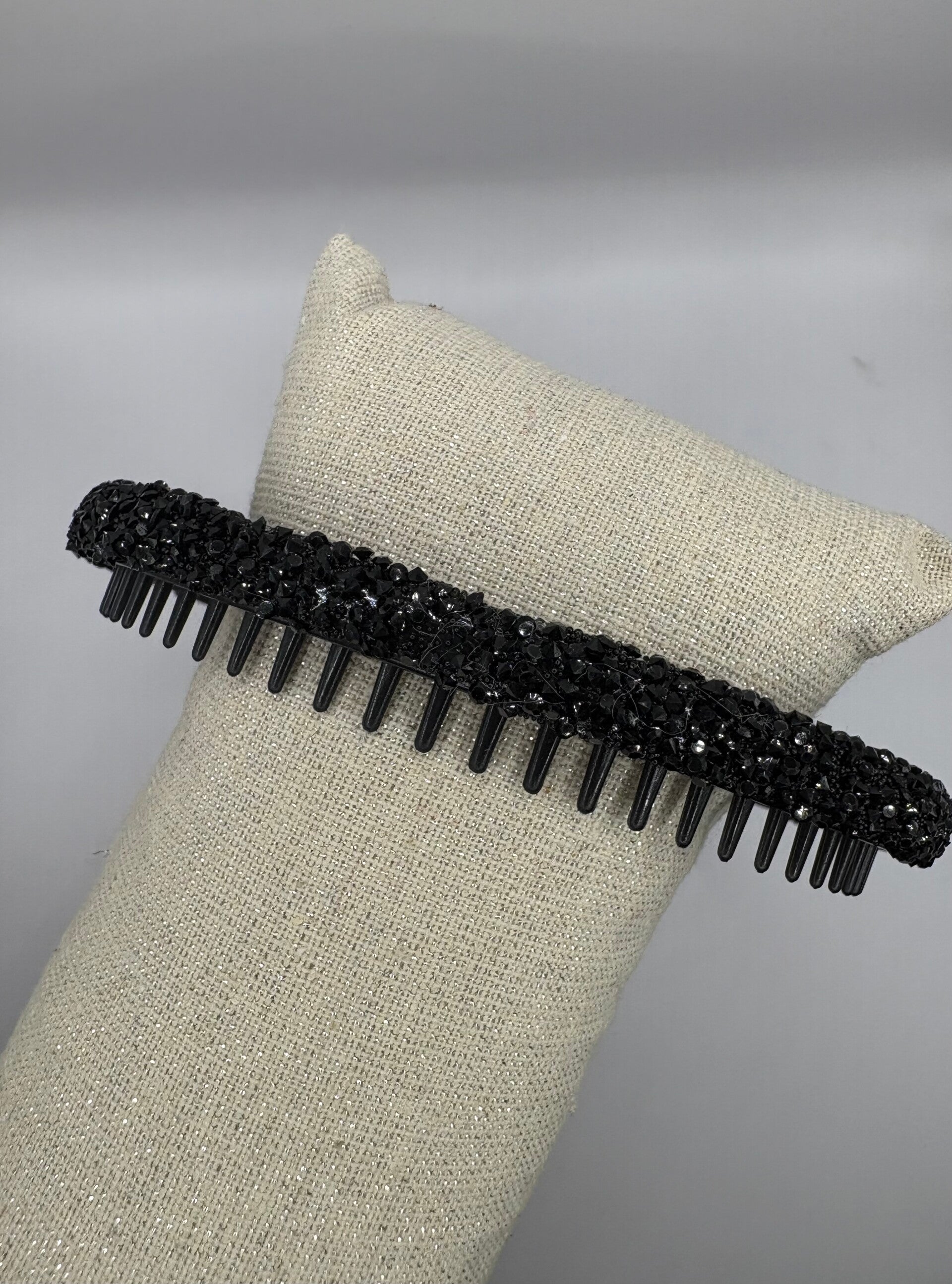 Haarband met steentjes zwart