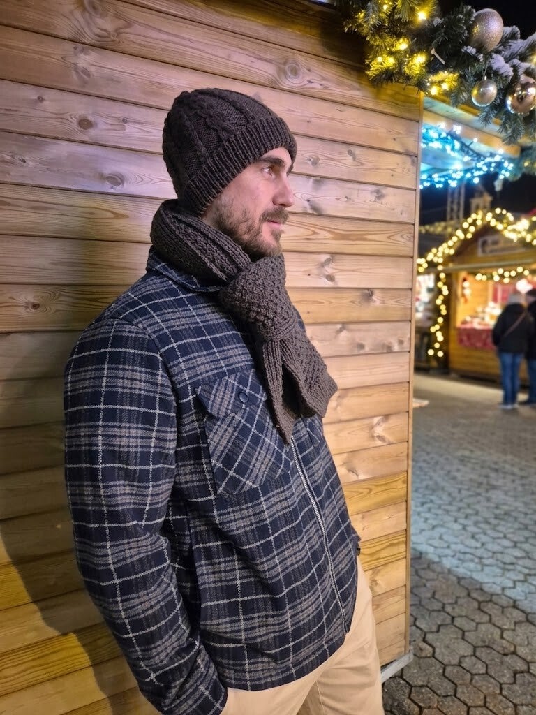 Handgemaakte Gebreide Set: Muts en Sjaal