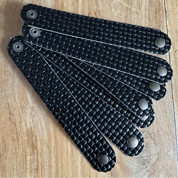 Leren servetring zwart wafel