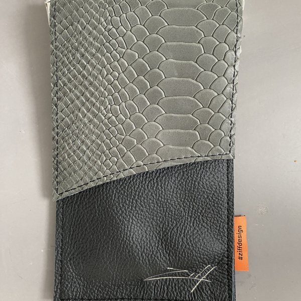 Handgemaakt leren telefoontasje Rome grijs croco en zwart