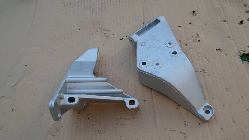 Halterung Servopumpe VW 1.8 RP gestrahlt