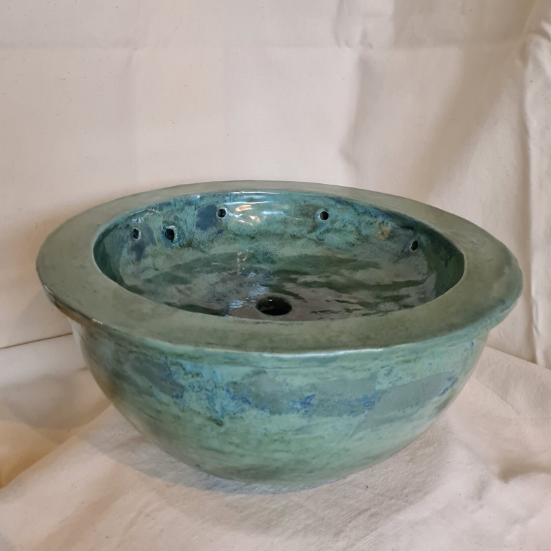 waterelement van keramiek met water dat rondgepompt wordt