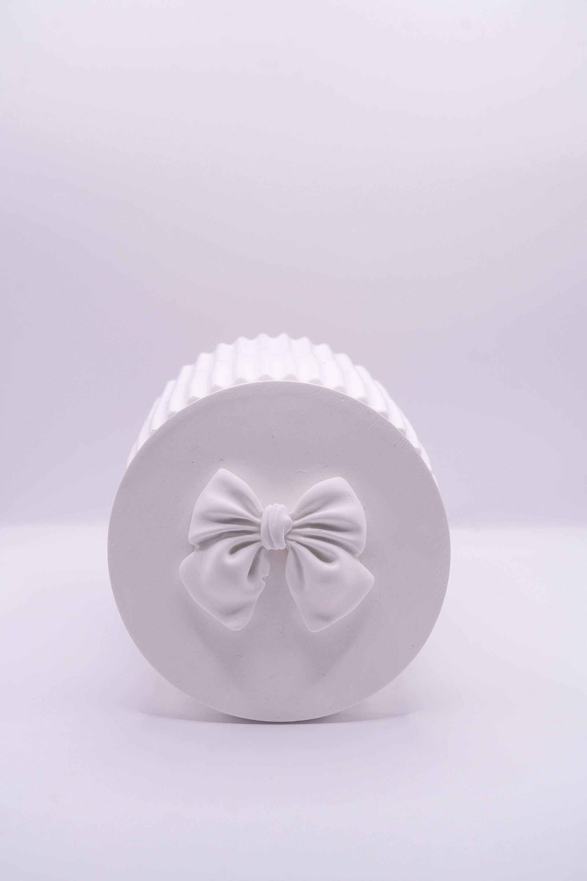 White - Bow