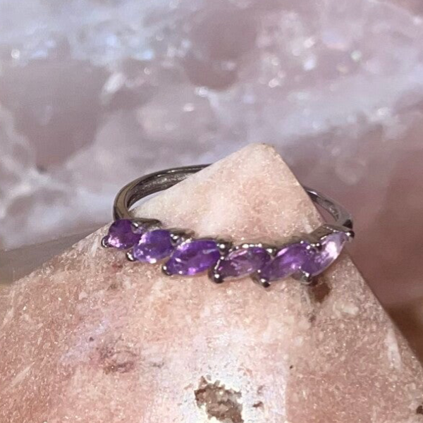 Amethyst Leaf Ring