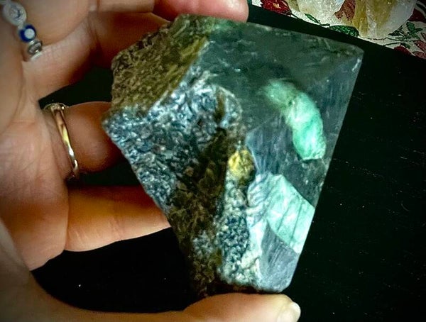 Emerald Half Polished Point