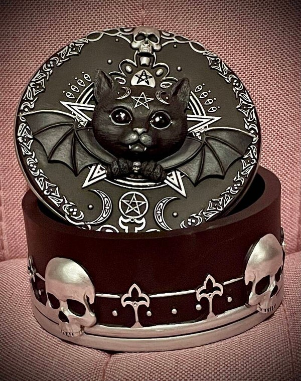 Black Cat Circular Box