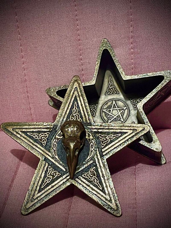 Raven Pentagram Box