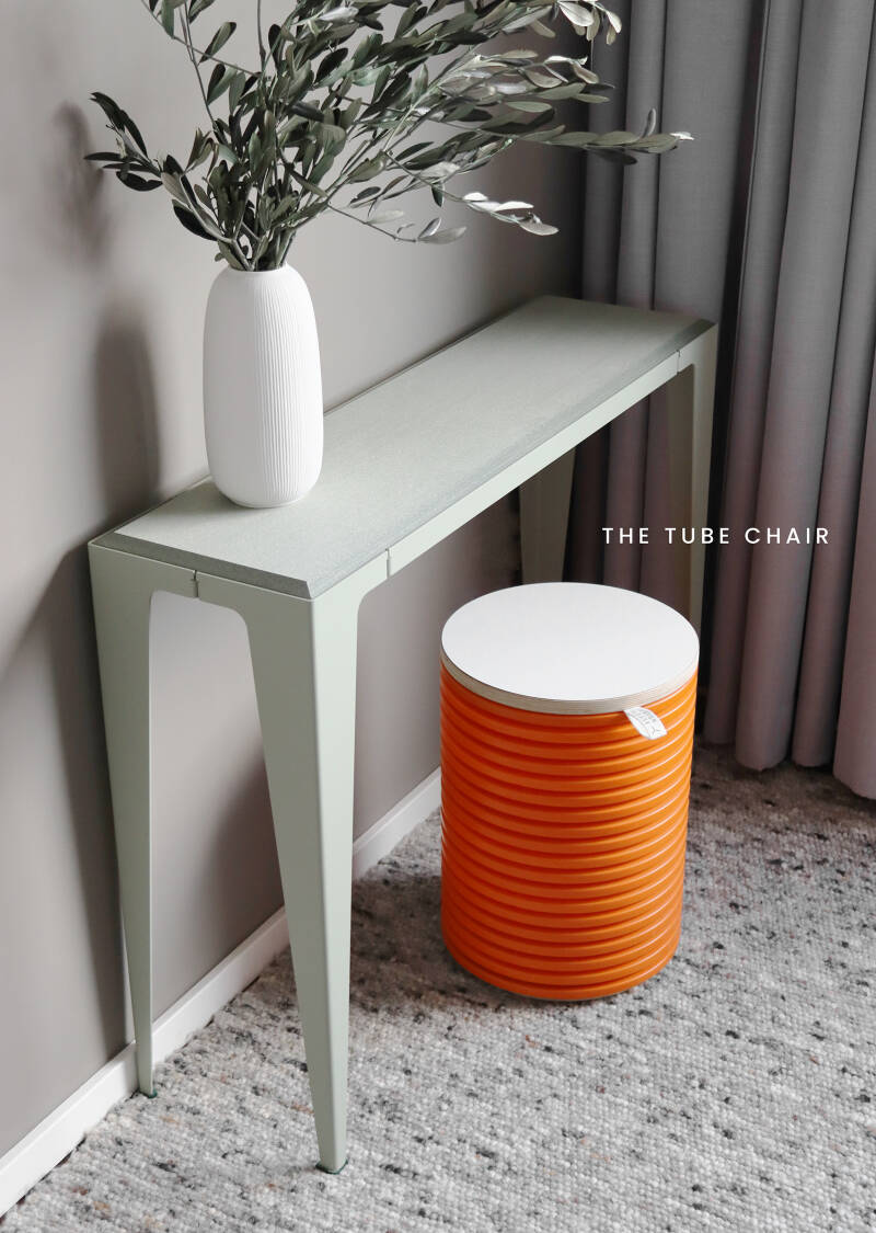 beweglicher Hocker the tube chair in orange mit Stauraum