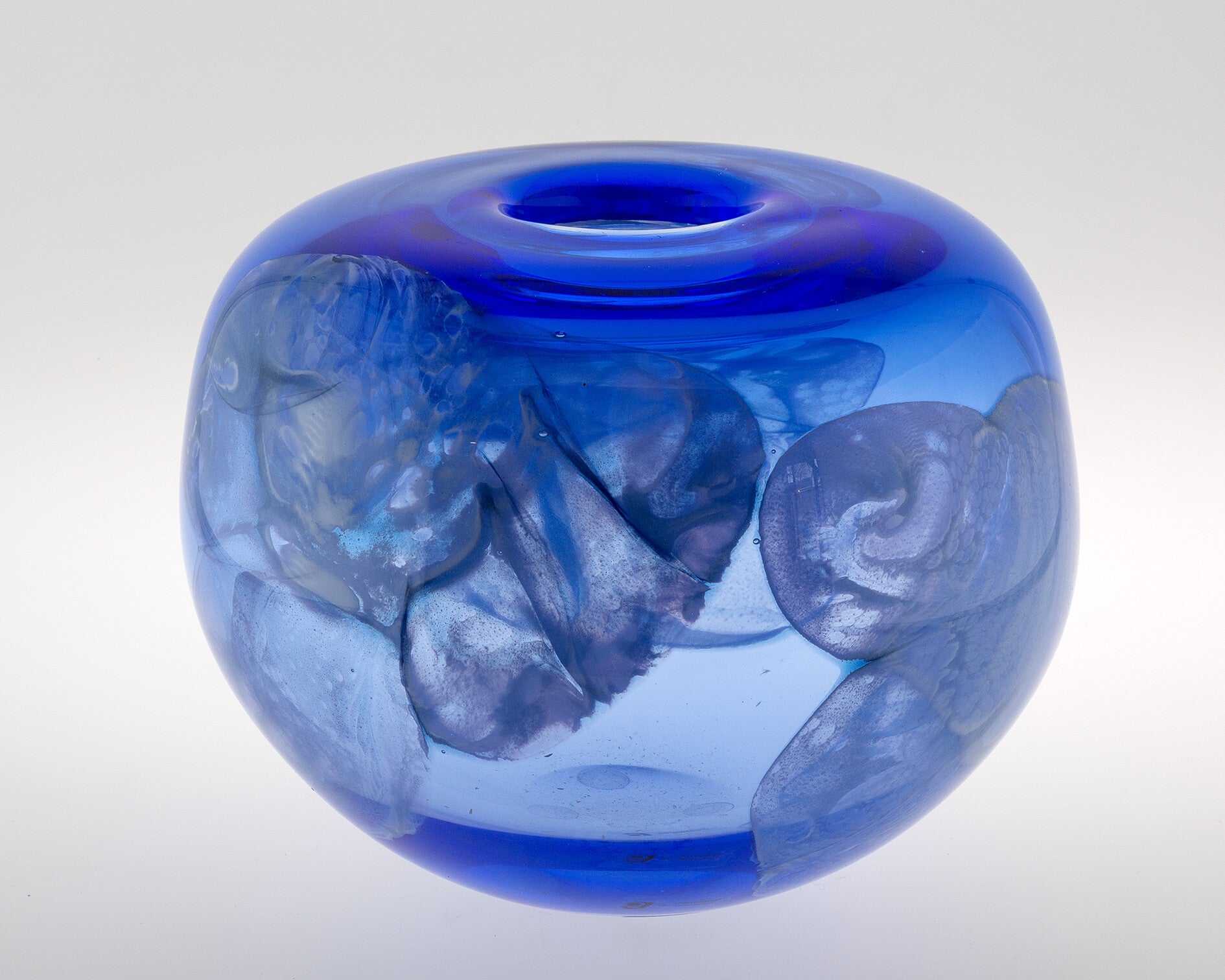 Blauwe Bolvaas   ( 15 cm ) van Michelle Veldman