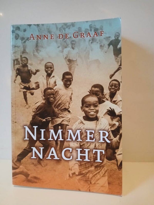 Nimmer nacht. Schrijver: Anne de Graaf.