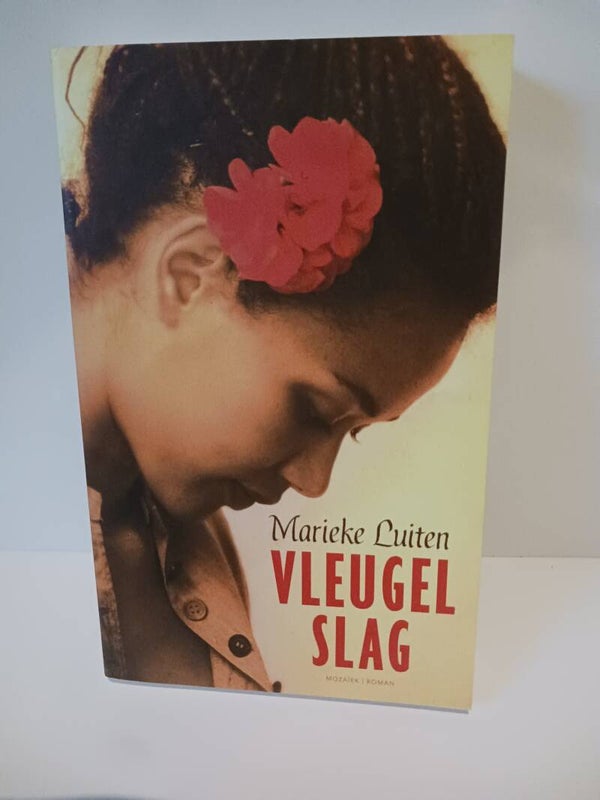 Nieuw boek: Vleugelslag. Schrijver: Marieke Luiten