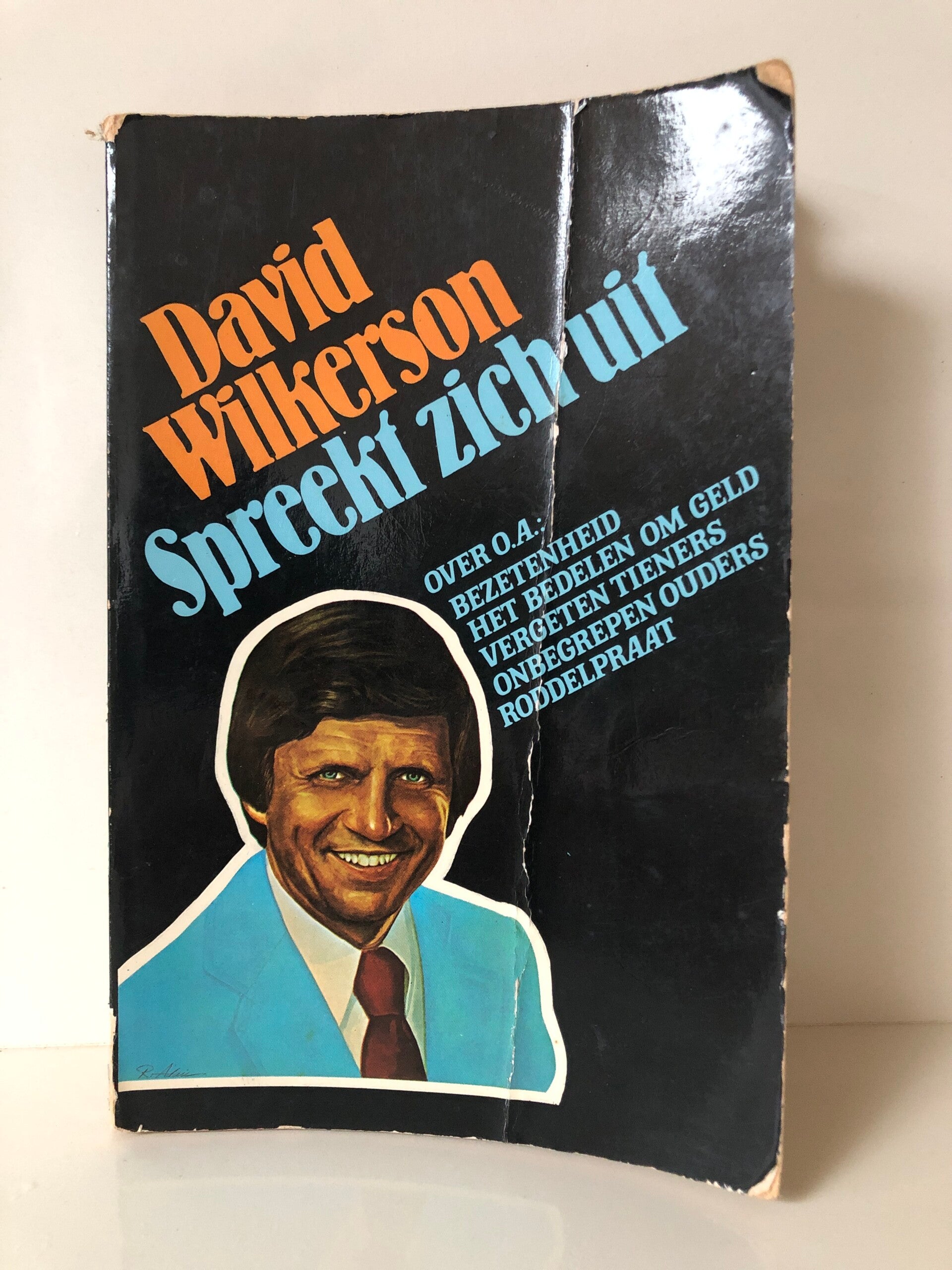 Oud boekje David Wilkerson spreekt zich uit . over o.a Bezetenheid het bedelen om geld vergeten tieners.