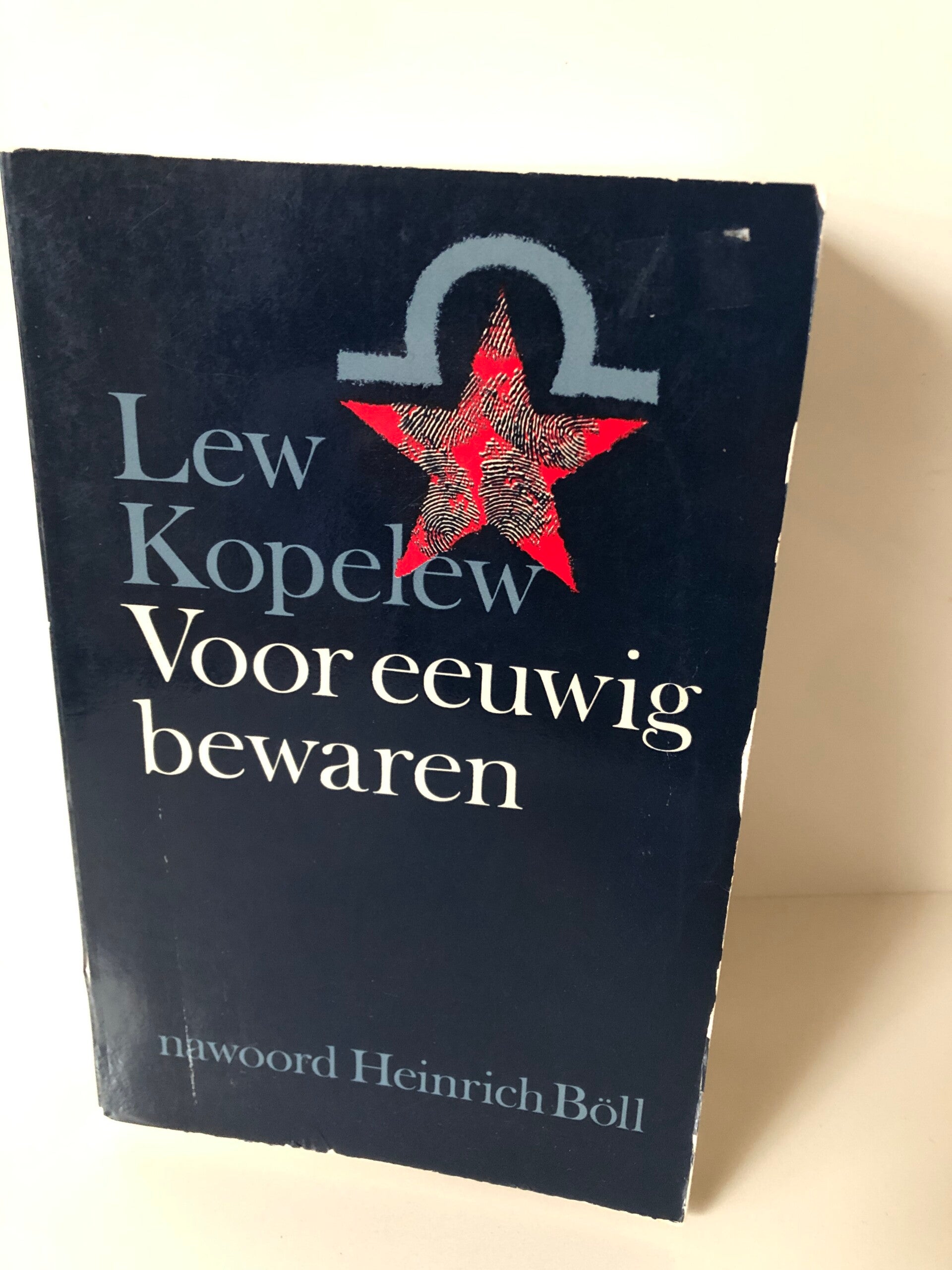 Voor eeuwig bewaren. Schrijver: Lew Kopelew