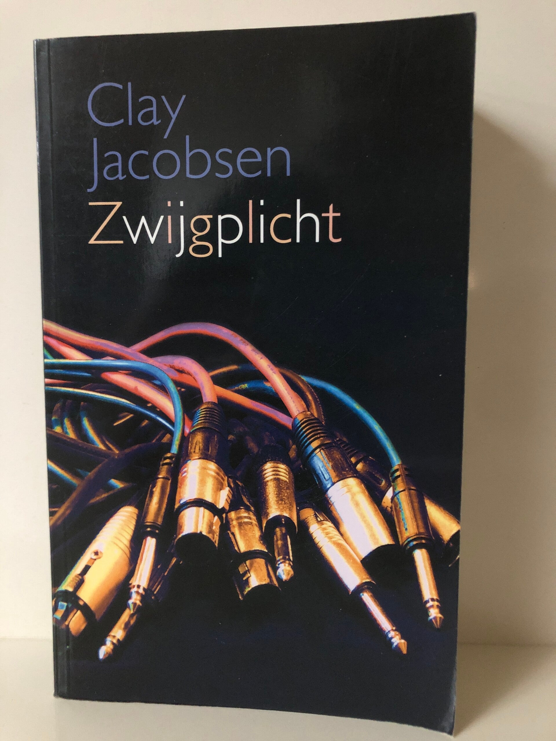 Zwijgplicht. Schrijver: Clay Jacobsen