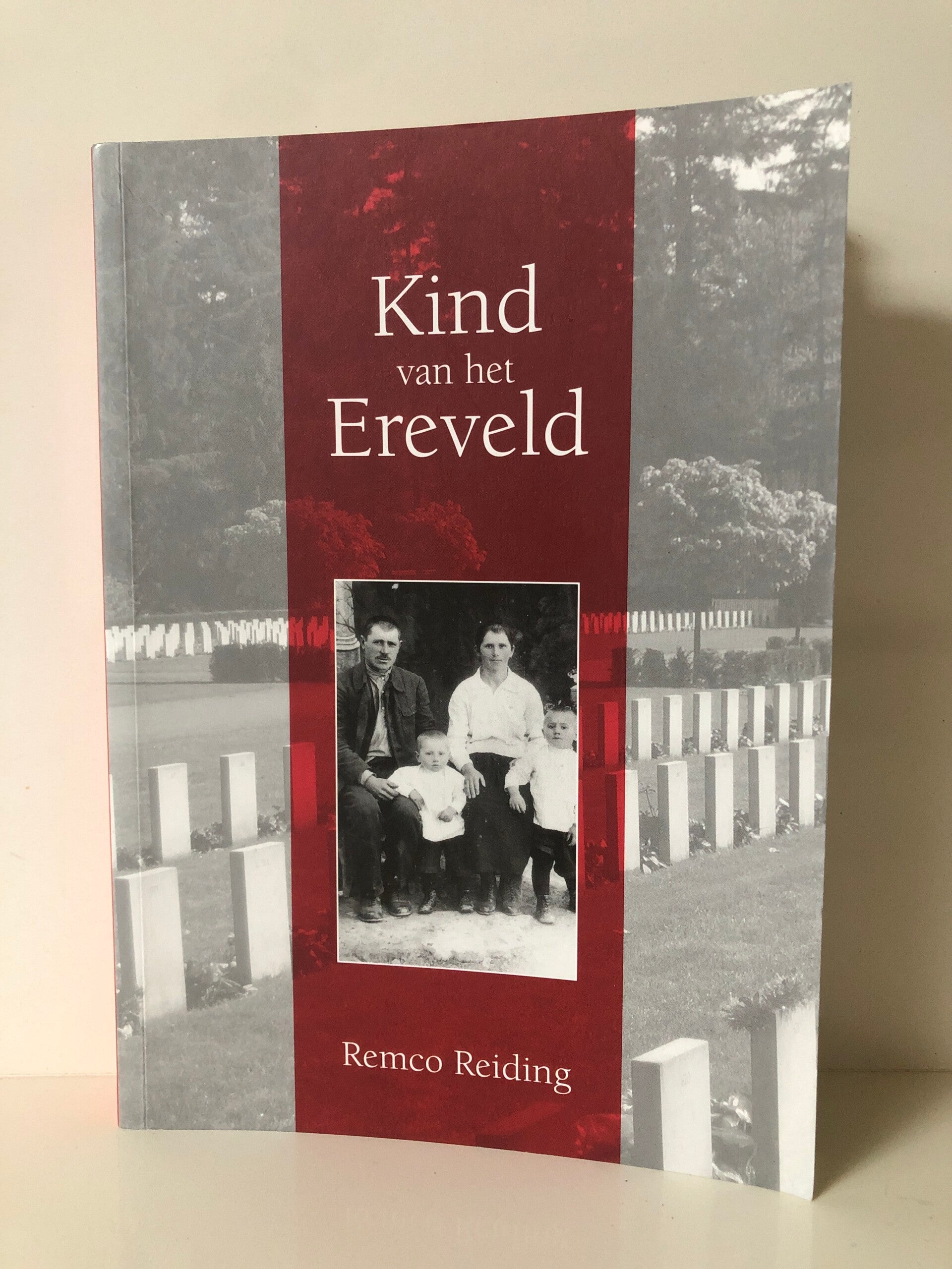 Kind van het Ereveld. Schrijver: Remco Reiding