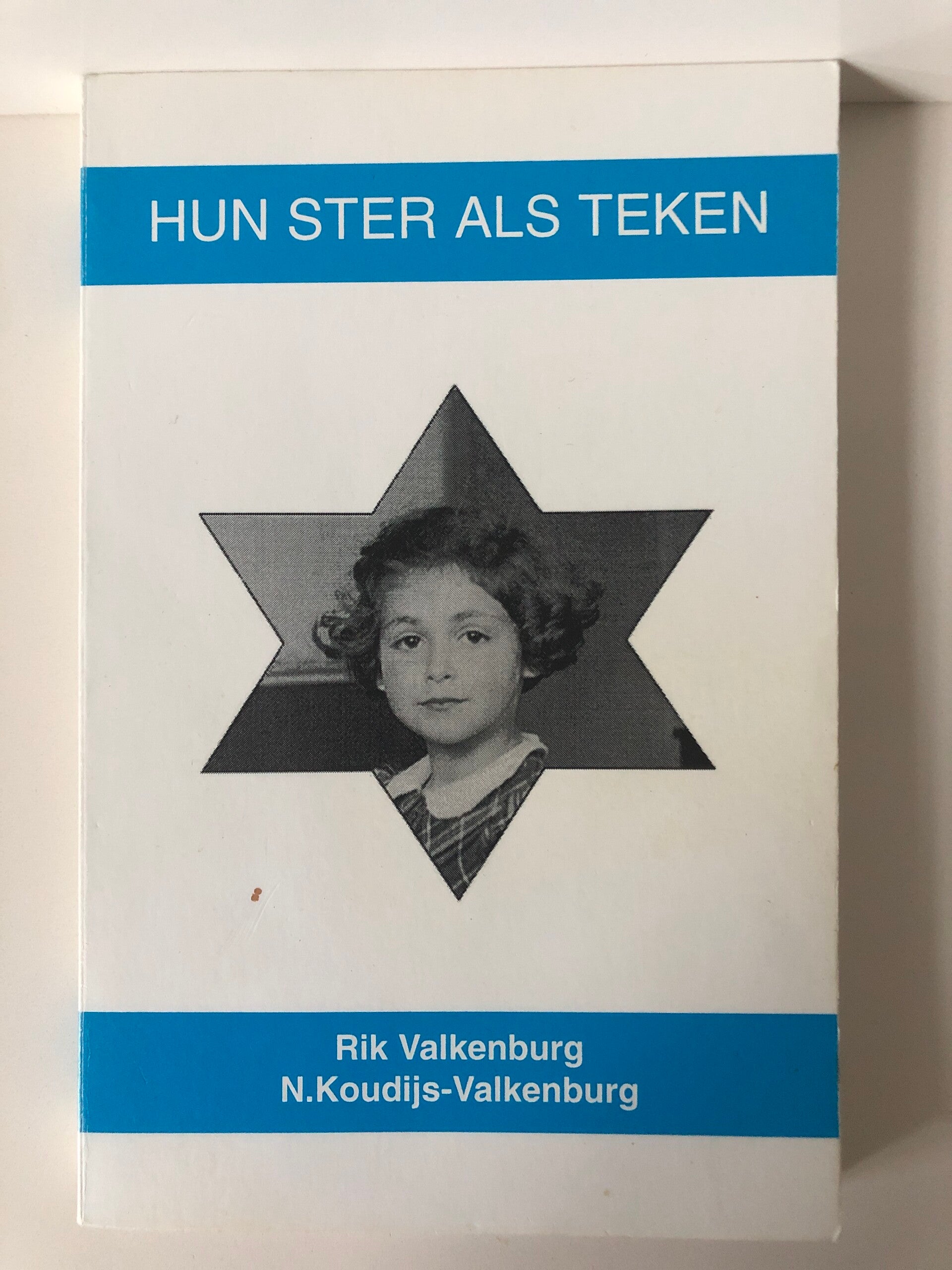 Hun ster als teken. Schrijver: rik Valkenburg N.Koudijs - Valkenburg