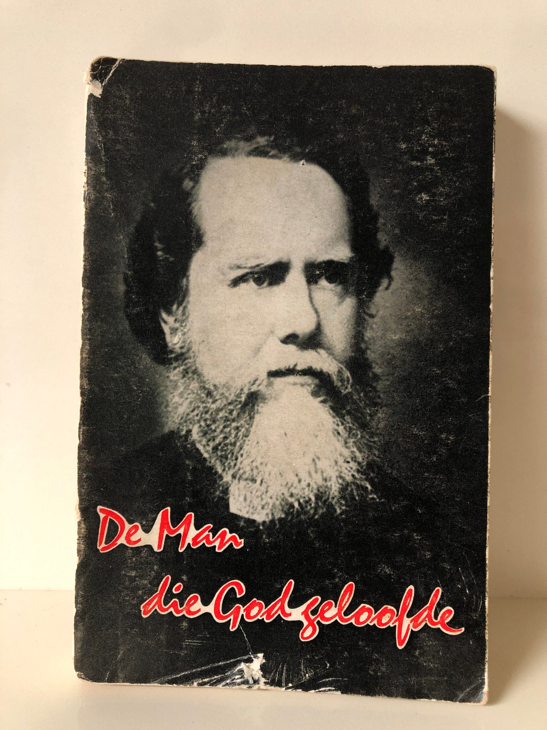 De man die God deloofde.  Schrijver: marshall Broomhall.